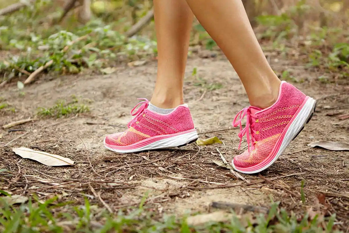 با هر گام انرژی تازه بگیر – کتونی مخصوص پیاده روی